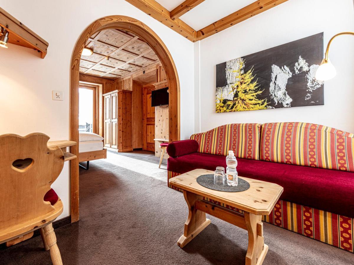 Hotel Filli Scuol Buitenkant foto