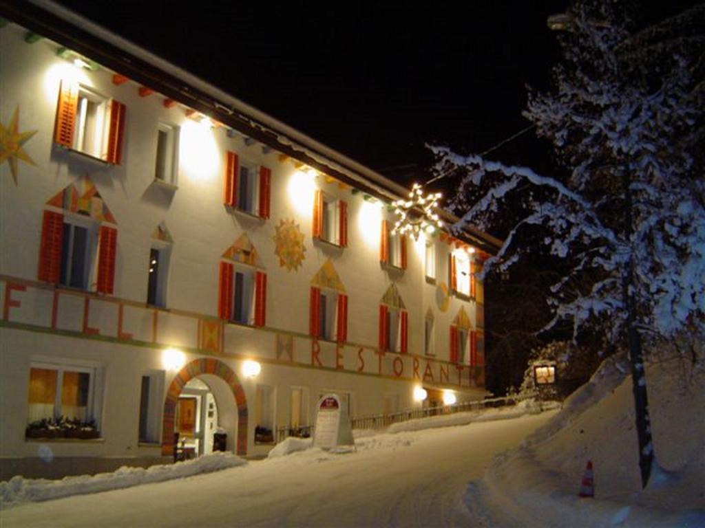 Hotel Filli Scuol Buitenkant foto